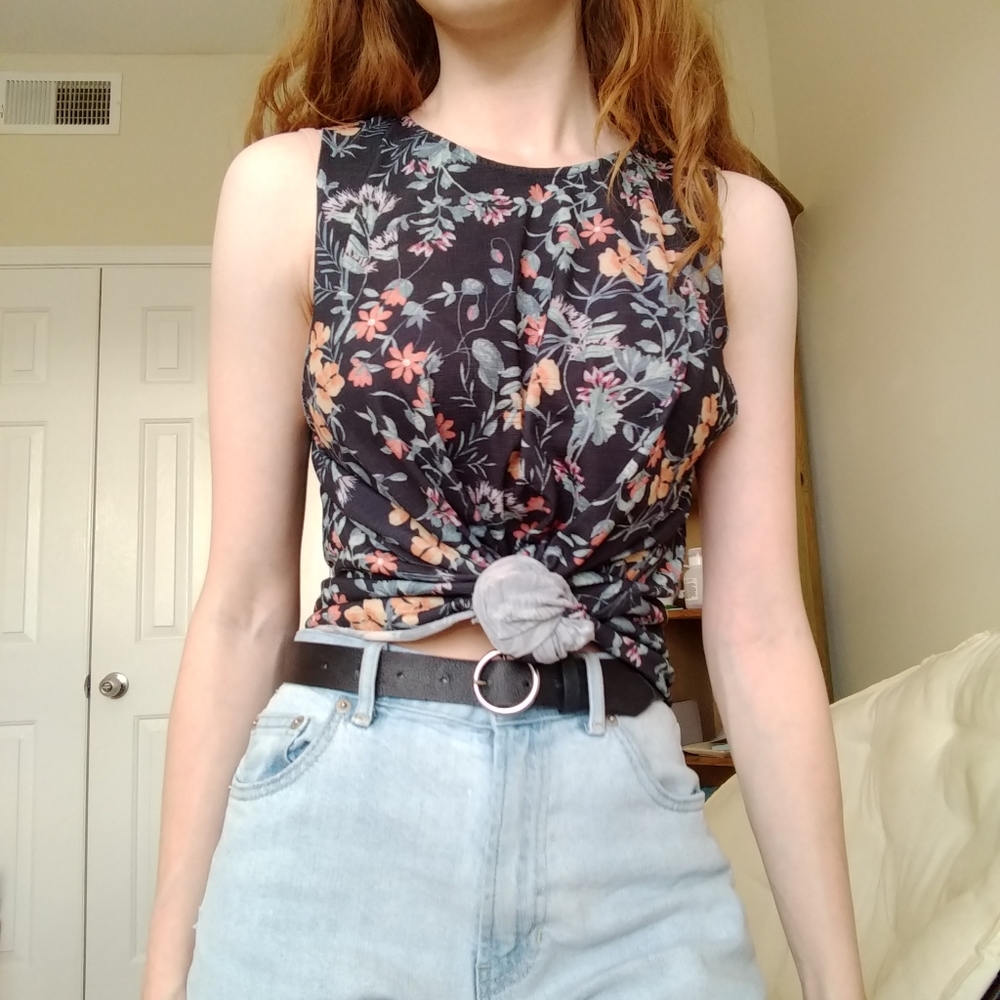 PULL&BEAR FLORAL TANK // Like new //